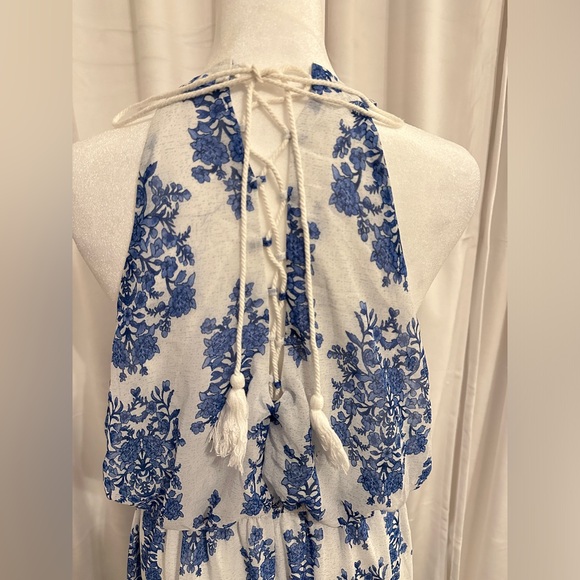 Soieblu Lace Up Tasseled Racerback Blue and White Floral Sheer Maxi Dress Sz Med - Picture 5 of 7